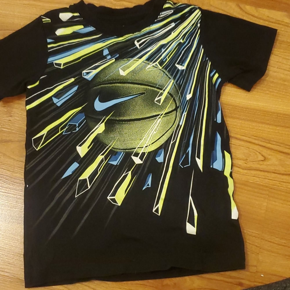 Nike toddlers boy tshirt